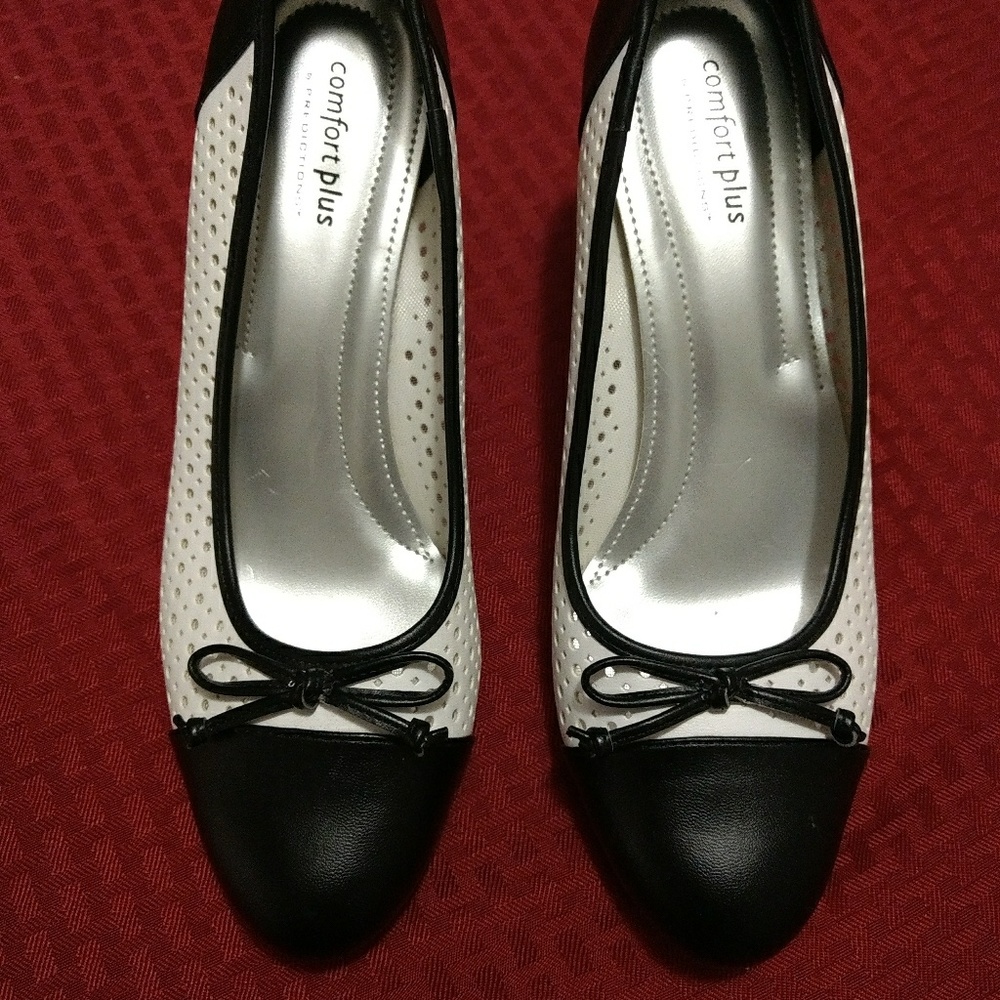 comfort plus by Predictions Black and White Perforated Cap-Toe Heels